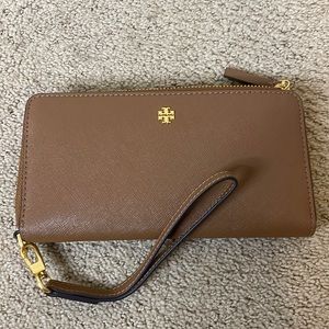 Tory Burch Emerson Wristlet Zip Continental Wallet